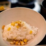 樋口 - シャキシャキと畑でもぎたてを齧ったような、玉蜀黍ごはん。