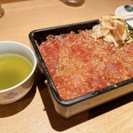 元祖マグロ胡麻だれ重