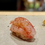 すしやのたい悟 - 縞海老（北海道）ねっとり、甘い♡