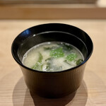 すしやのたい悟 - あら汁。上品で〆に相応しいお椀です。