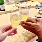 すしやのたい悟 - ノンアルスパークリングで乾杯✩.*˚