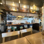 餃子や獅丸 - 店内