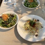 シェフスダ パリの食堂  - 店内です。照明のマジックですね♪