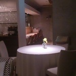 カイノヤ - 入口方面、加湿器が稼働中