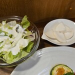 キッチン ブルー グローブ - サラダ、お新香のアップ