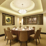 旬遊紀 - 【一般個室】人数によりパーテーションを移動します。

[収容人数]　正餐 6～48名様
[席　料]　1名様 ¥550