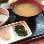 おんじき家ふうど - 味噌汁と漬物（日替り定食）
