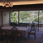 旅亭半水廬 - まずは雛人形を飾っている本館2階に案内され、チェックイン手続き。