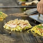 お好み焼き ふじや - 目の前のショータイムはまさにパラダイ