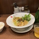 担々香麺アカナツメ 大手町店 - 