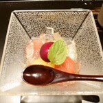 銀座焼とり 京丹波 - スイカとメロンのコンポートのゼリー寄せ（アメリカンチェリー添え）：まったりとした口をリセットだ