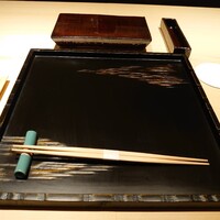 銀座焼とり 京丹波 - 串焼きが乗るトレー