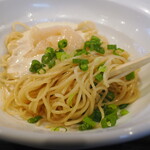 弘明寺丿貫 - ホタテの和え玉の下にも油ダレ