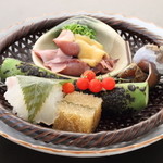 Azabu Shuu - 四季折々の旬の食材を使った料理が楽しめる