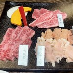 本格焼肉 ポリス - ロース、カルビ、テッチャン、上ミノ、お野菜
