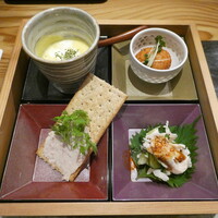 平乃家 - ・大山鶏　しびれ鶏 ・ハモンセラーノ　クリームチーズ ・とうもろこし　冷製ポタージュ ・焼きナスとフレッシュハーブ　マリネ