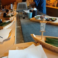 有楽町かきだ - L字カウンターの端席で見渡せました。