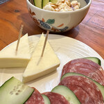 山家 - サラミQとチーズ、ハムポテトサラダ