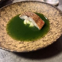 和琉料理 さりぃ - あかまちのロースト 小松菜とアサリのソース