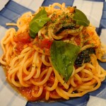 鎌倉パスタ - フレッシュバジルのトマトソース