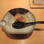 鮨 さかい - 二種目の海胆、赤身、塩味にキャビア、酸味は甘酢のジュレ
