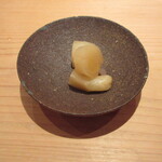 鮨 さかい - 芽ガリの提供、鮨が始まります