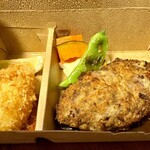 kitchen俊貴 - お土産のハンバーグとカニコロ
