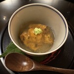 樋口 - 下には茄子が隠れています。鱧の骨のお出汁のジュレをかけて。