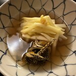 樋口 - 味女泥鰌は２年に一度だけ獲ることを許される希少な固有種。初めていただきました。これで大人です。黄韮とお豆腐と。お出汁がいい。