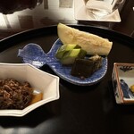 樋口 - ご飯のお供に牛時雨煮、香の物、生唐墨。水茄子が瑞々しい。