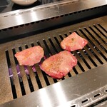 和牛赤身&wine 焼肉 山 - 