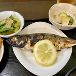 ささら - 小松菜おひたし アジ塩焼き イカ刺身