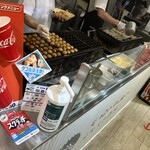たこやきやの元祖 本家 会津屋 - 焼いてるね