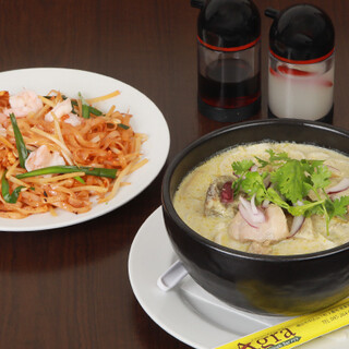 ネパール、タイ、ベトナム料理も味わえるアジアンダイニングバー