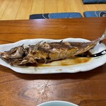 船よし - アジの煮付け。かなり大きいです。