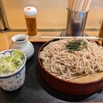 めん処　おばた - ざるも蕎麦徳利もチェーン店のそれとは一味違う