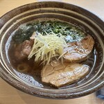 自家製麺沖縄そば 海と麦と - チョット濃いめの色！イリコが強め！