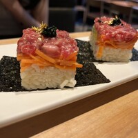 焼肉 うしみつ 恵比寿本店 - 厳選和牛のとろたくキャリアユッケ鮨