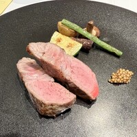 PRIMO - ガルムとミルトでマリネで味付けされた平田牧場の三元豚の炭火ロースト