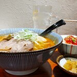 灼味噌らーめん 八堂八 - 