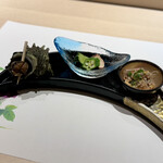 すし龍 - 姫さざえ、タコの柔らか煮、フグのなめろう