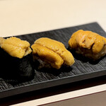 すし龍 - 紫塩水ウニ、紫うに、バフンウニ　3貫食べ比べ