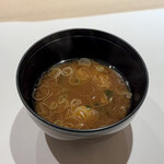 すし龍 - 赤出汁のお椀