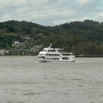 丼松島 - 島めぐりの遊覧船に乗りました。