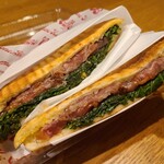 カッフェ ビアンコ - 愛荘町産オーガニックケールとトマトのパニーニ