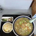 すずや食堂 - タンメン大盛りと半チャーハン
