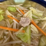 すずや食堂 - 具材はもやし、豚肉、キャベツ、人参