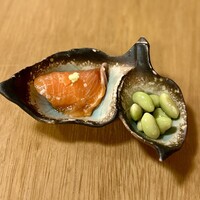 蕎麦おさめ - いつものお通し。
                    青大豆の、お通しを超えたクオリティは、立派な一品料理なんです。