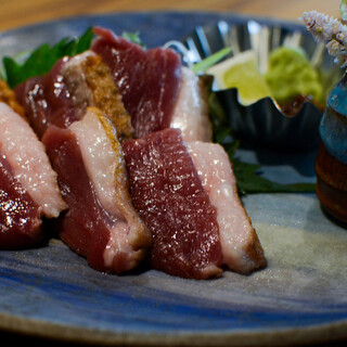 モチモチ食感の大阪名物河内鴨を炭火焼やオリジナル料理に