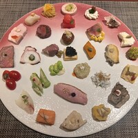 リナシメント - インサラティッシマ・リナシメント
                    30種前菜盛り合わせ